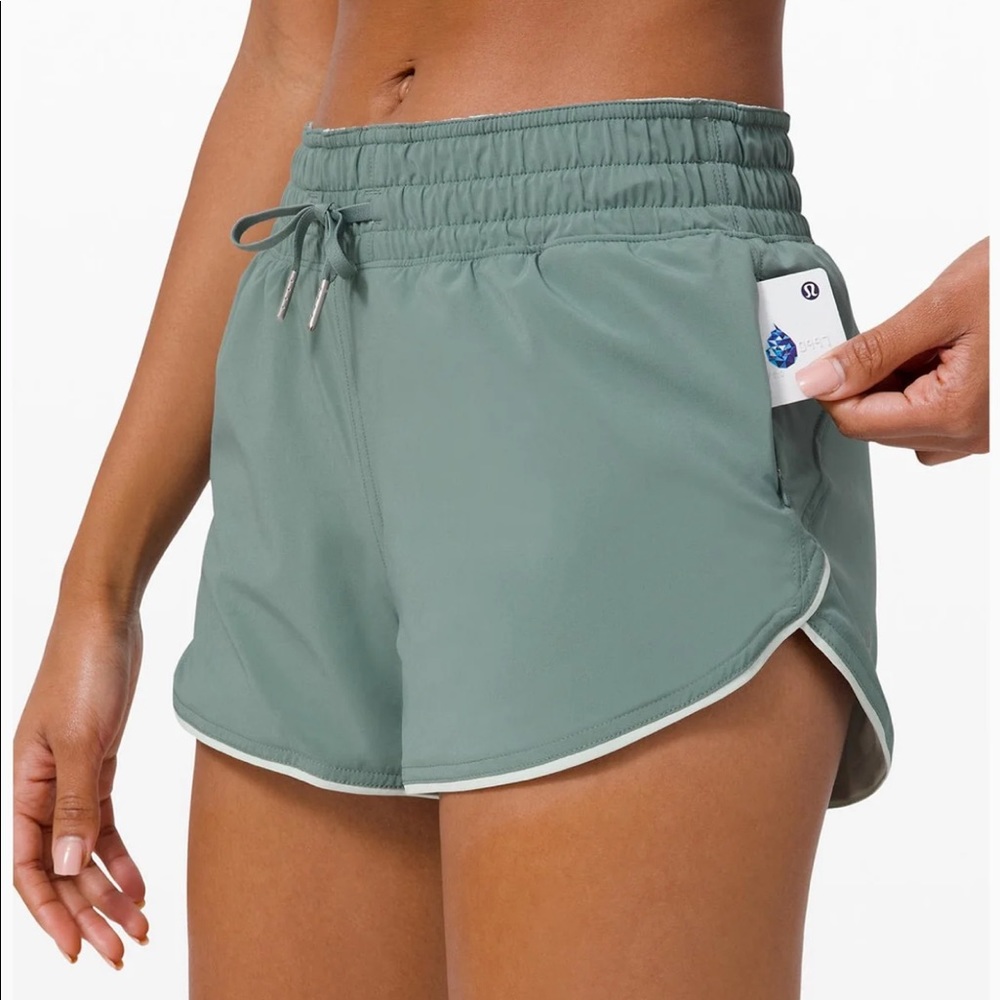 SOLD Lululemon choose a side short sz 4